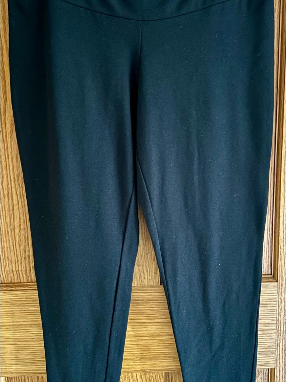 Monroe & Main Wonens Black Leggings